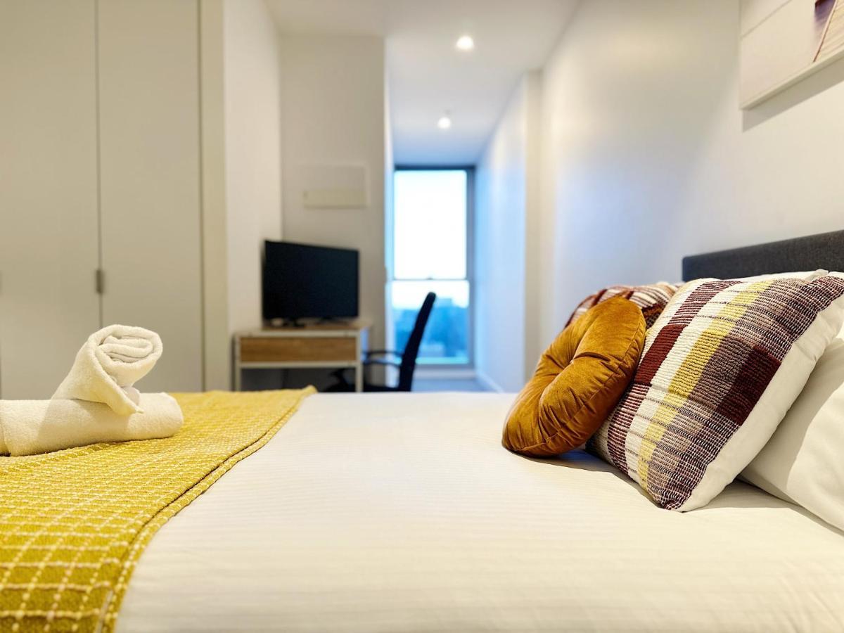 Stylish 2 Beds Southerncross With Pool & Gym * Melbourne