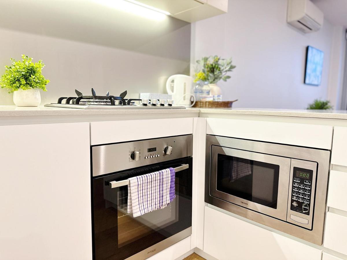 Stylish 2 Beds Southerncross With Pool & Gym * Melbourne